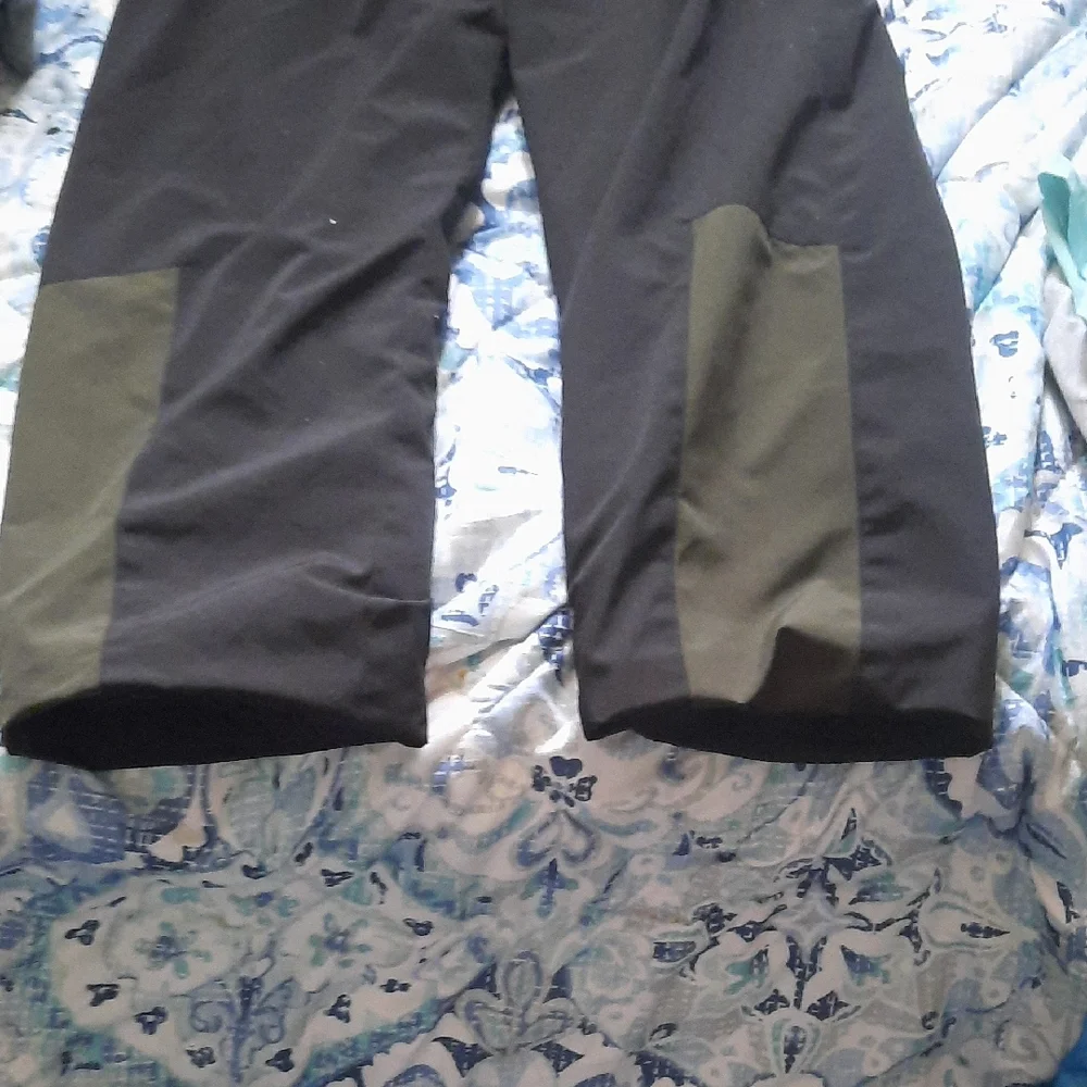 Puma Black and Olive Women's Pants - Picture 2 of 5